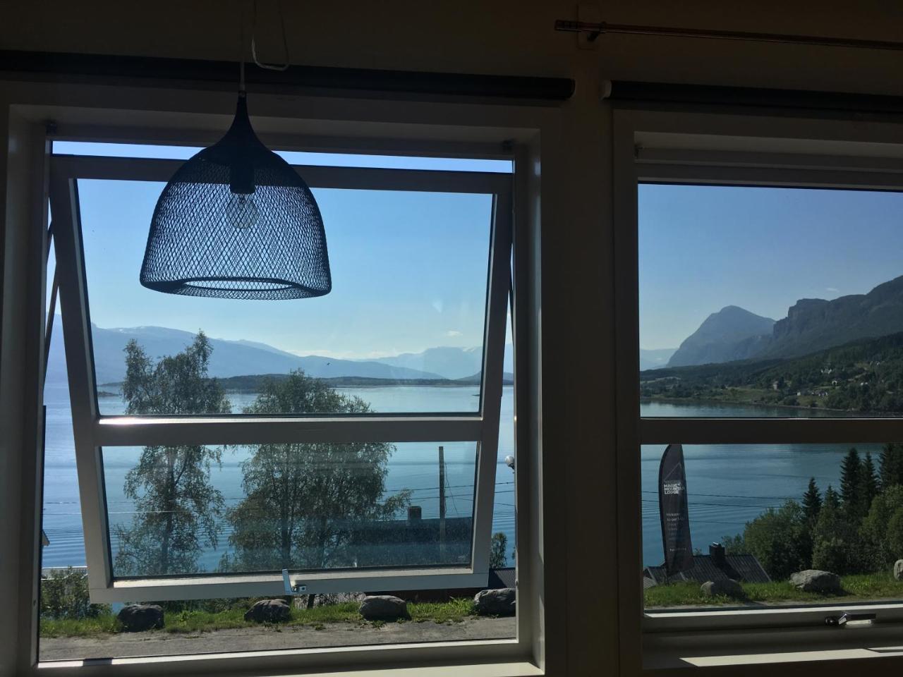 Lyngseidet Magic Mountain Lodge - Lyngen מראה חיצוני תמונה